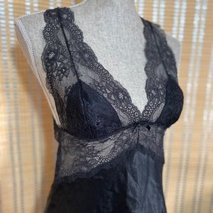 Victoria's Secret NWT Black Satin & Lace Negligee